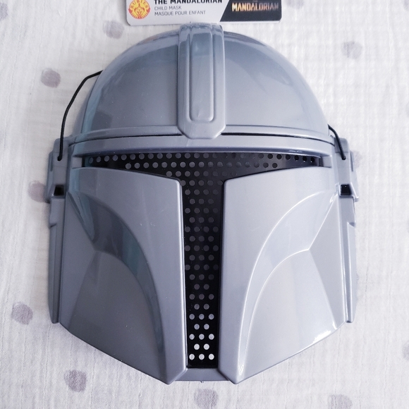 Disney's Star Wars The Mandalorian Child Mask with The Child Stocking. NWT. - Picture 5 of 10